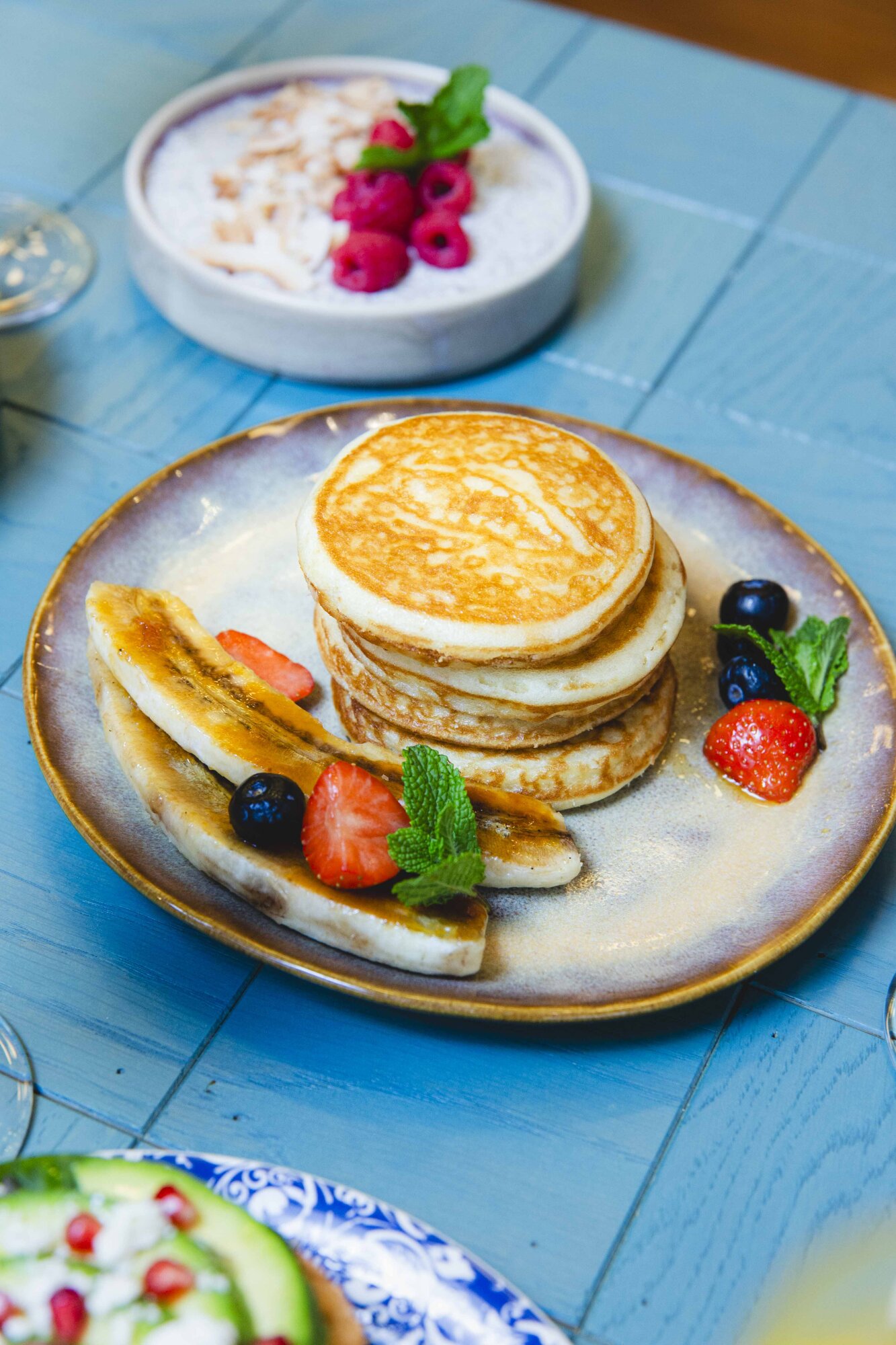 Pancakes with fresh fruit - Restaurant EAST.